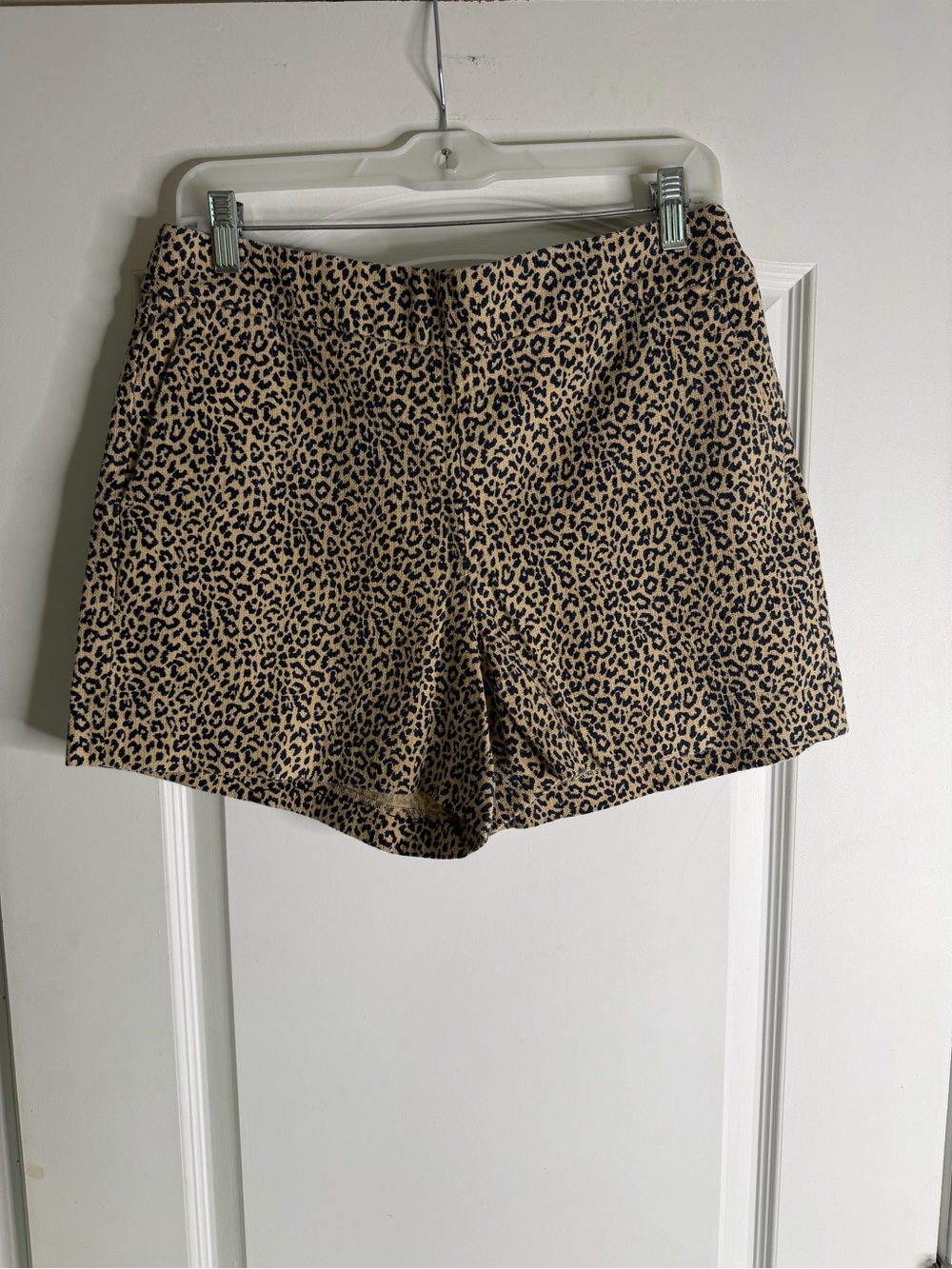J. Crew Leopard Print Flat Front Textured 100% Cotton Shorts. Size 8